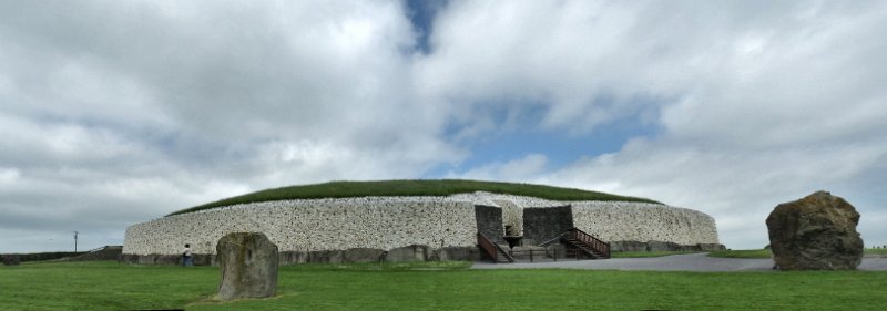 (25) Newgrange.jpg